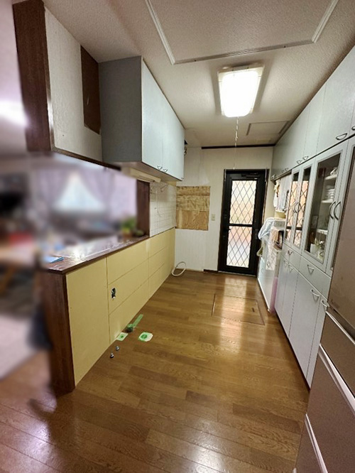 施工中(既存キッチン撤去)